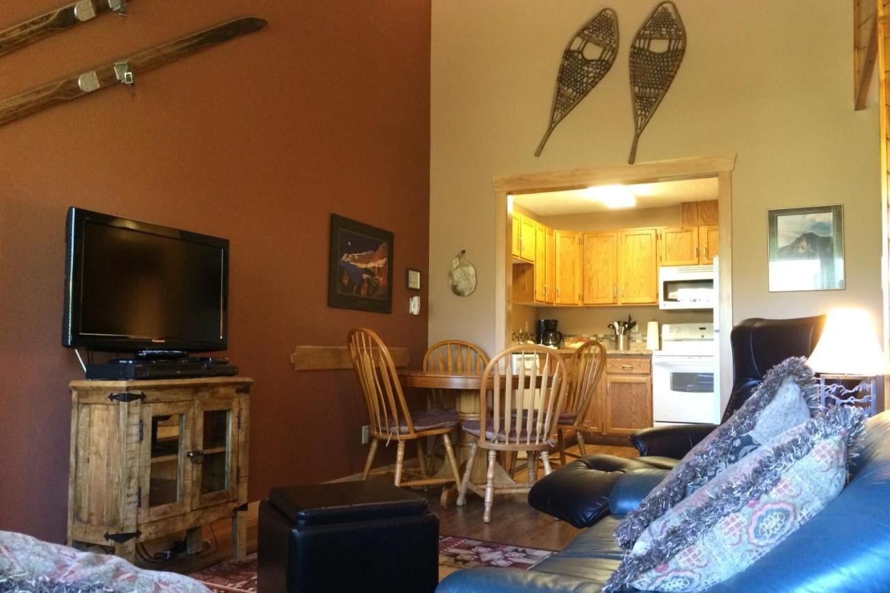 The Griz Inn By Park Vacation Management Fernie Bagian luar foto