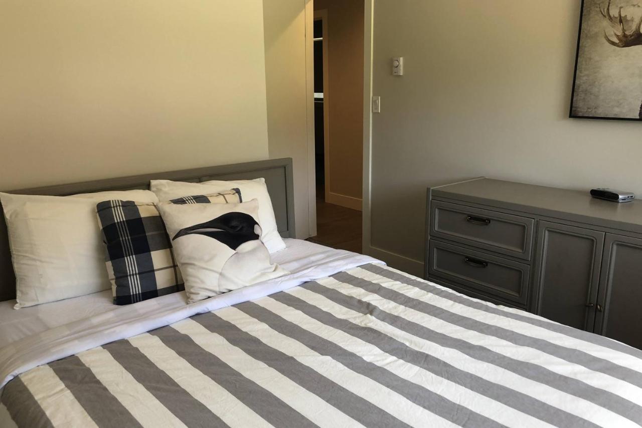The Griz Inn By Park Vacation Management Fernie Bagian luar foto