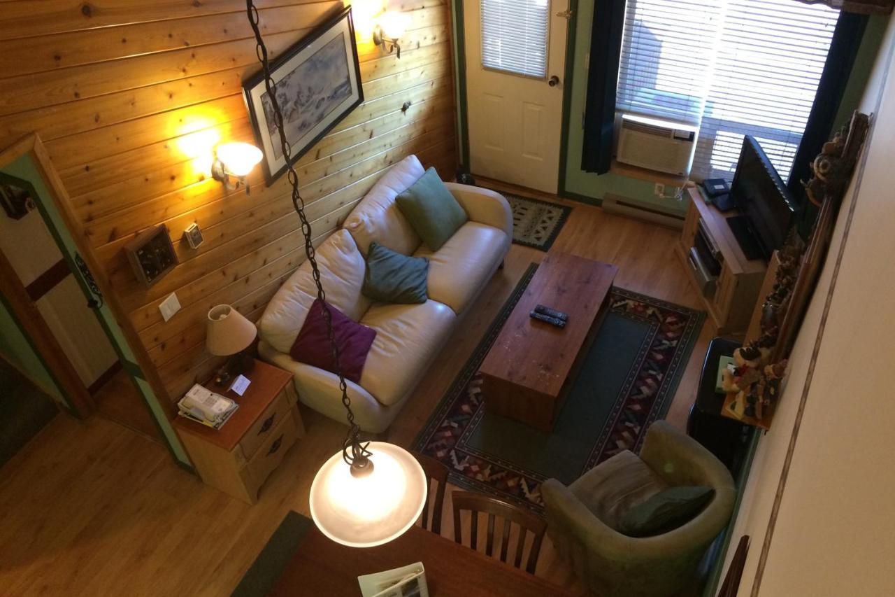The Griz Inn By Park Vacation Management Fernie Bagian luar foto