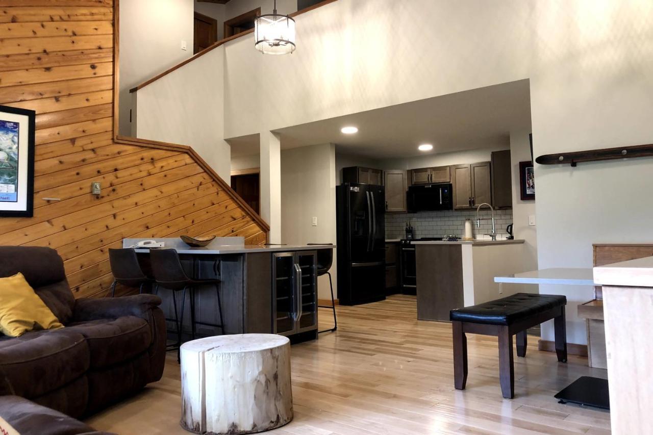 The Griz Inn By Park Vacation Management Fernie Bagian luar foto