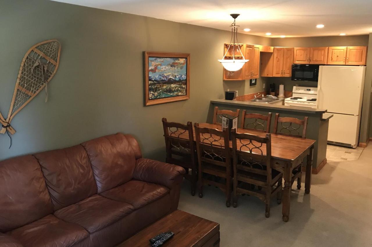 The Griz Inn By Park Vacation Management Fernie Bagian luar foto