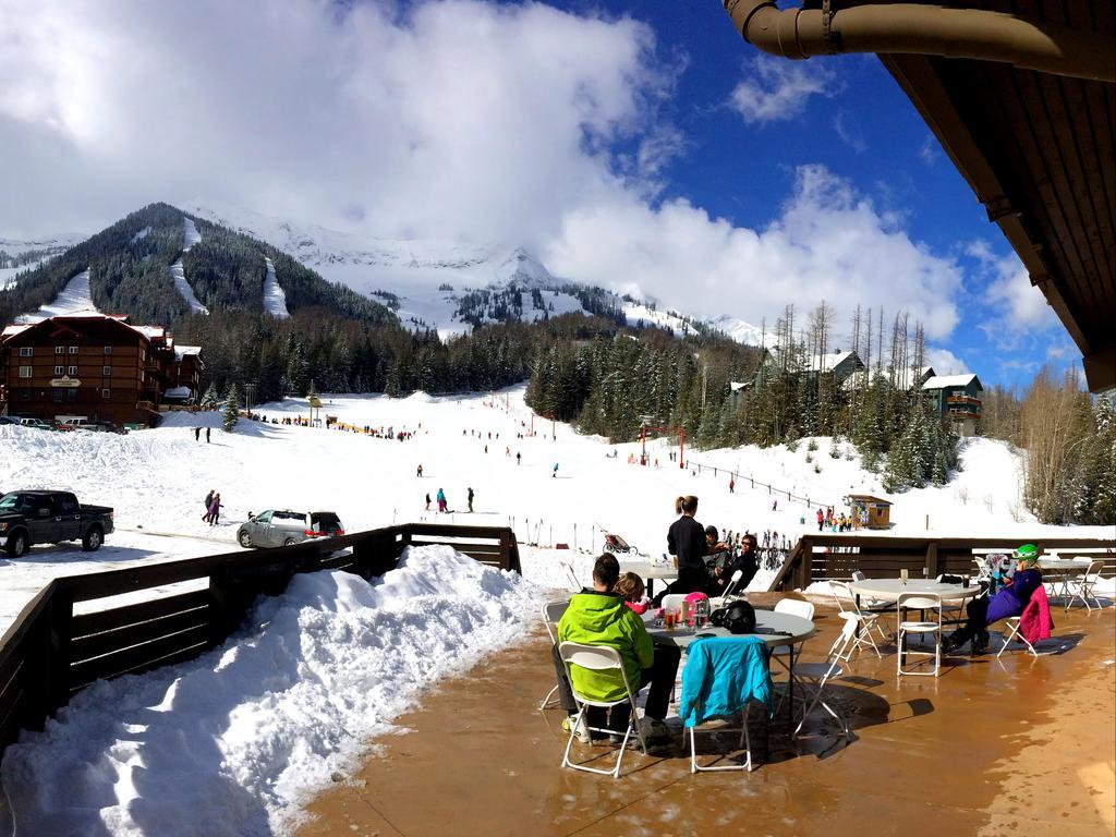 The Griz Inn By Park Vacation Management Fernie Bagian luar foto